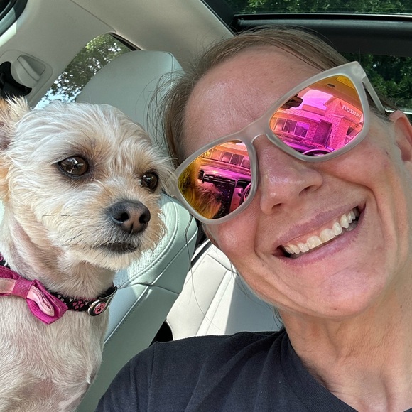 Meet your Posher, Chelsey - Picture 2 of 5